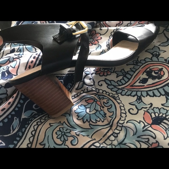 Heels - Picture 2 of 4